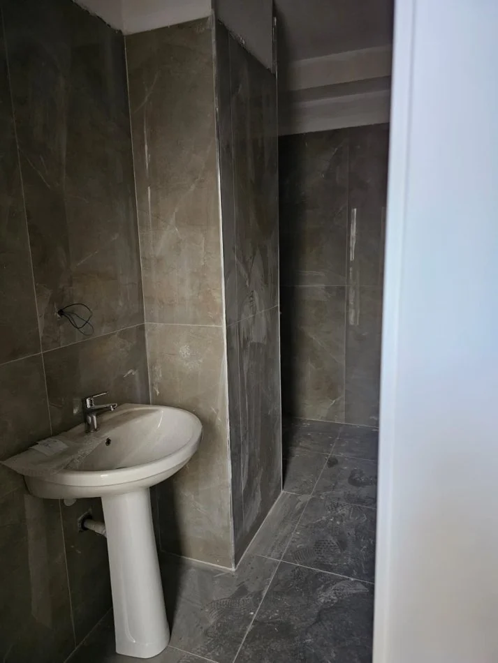 Tirane, jepet me qera apartament 2+1+Aneks+Ballkon , 110 m² 500 € (Fusha Aviacionit)