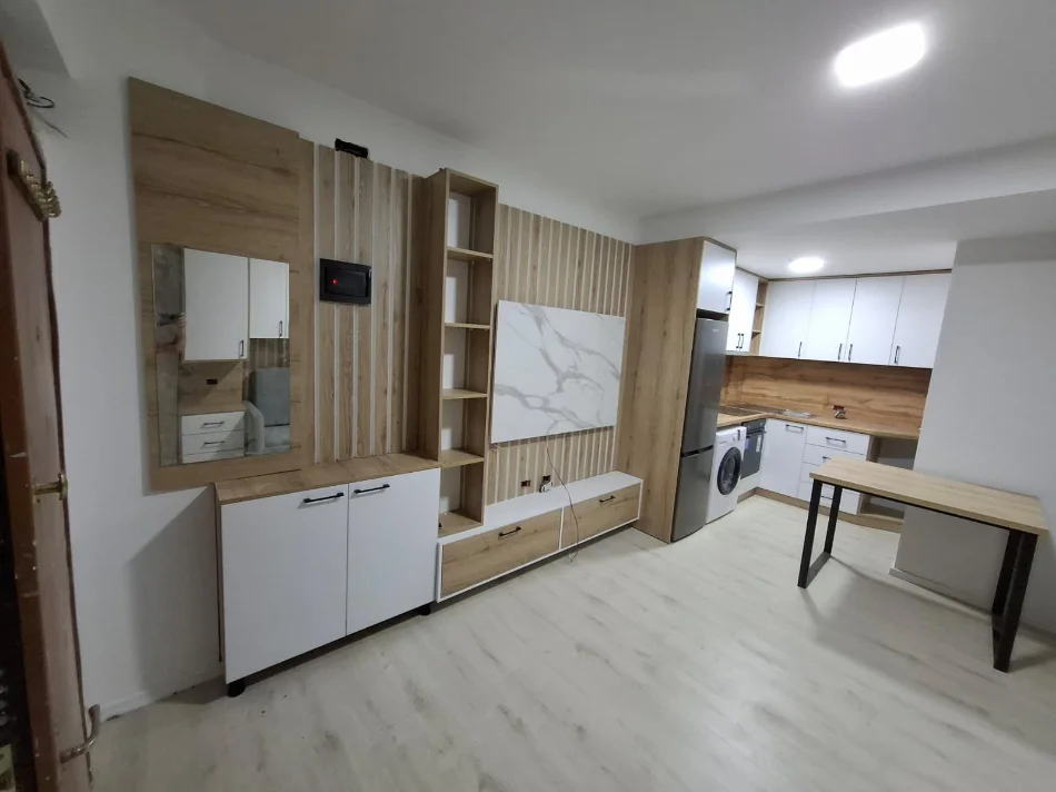 Tirane, jepet me qera apartament Studio Kati 0, 40 m² 400 € (21 dhjetori)