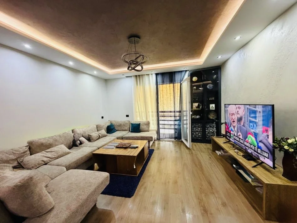 Tirane, shitet 2+1 , 100 m² 350.000 € (Komuna e Parisit)