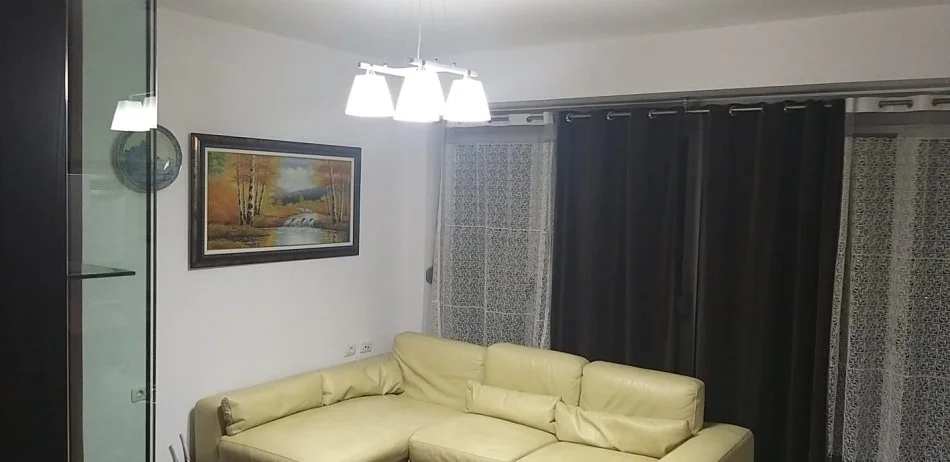 Tirane, jepet me qera apartament 3+1+Aneks+Ballkon Kati 9, 160 m² 800 € 