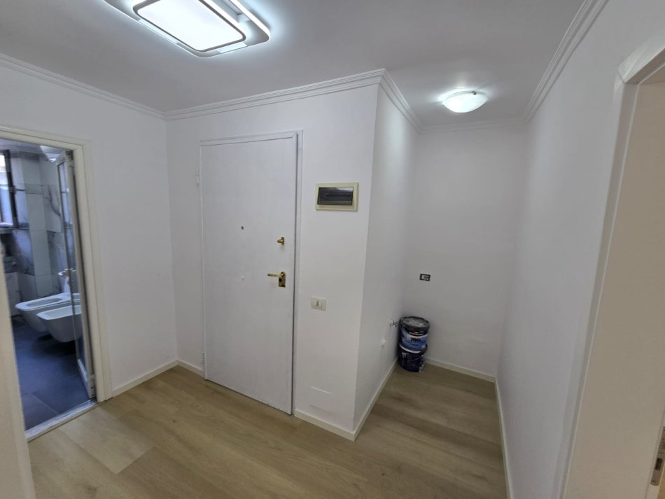 Tirane, shitet apartament 2+1 Kati 2, 75 m² 188.000 € (21 Dhjetori)