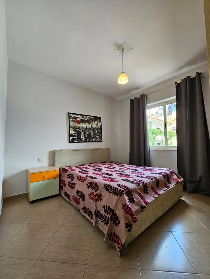 Tirane, jepet me qera apartament 1+1 Kati 4, 53 m² 400 € (Kopshti Zologjik)