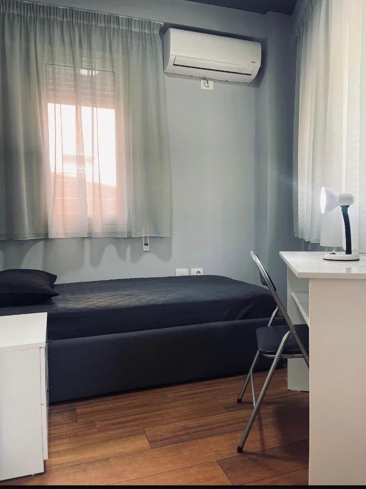 Tirane, jepet me qera apartament 2+1 Kati 1, 100 m² 650 € (Kopshti Botanik)