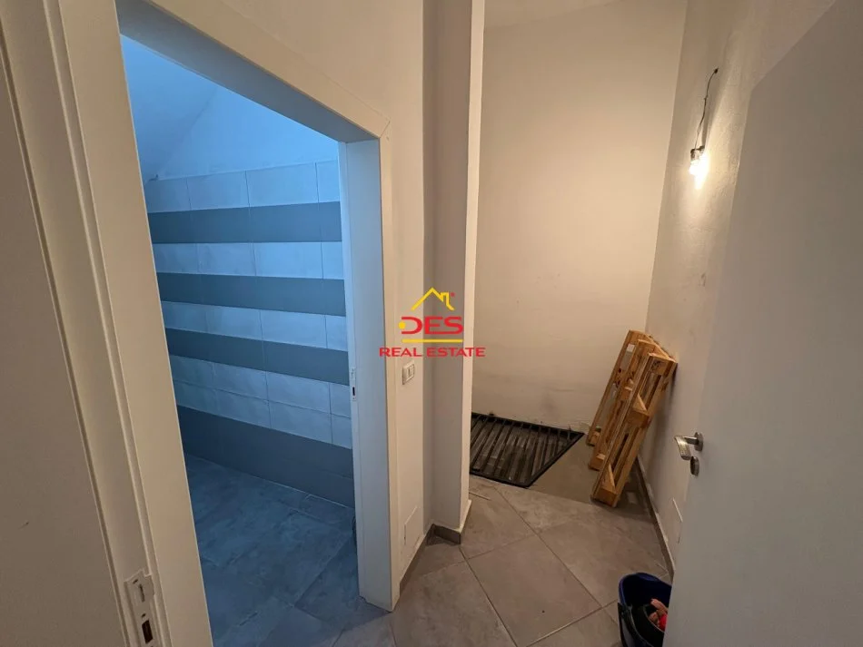 Vlore, shitet ambjent biznesi Kati 0, 140 m² 195.000 € (Bulevardi Ismail Qemali)