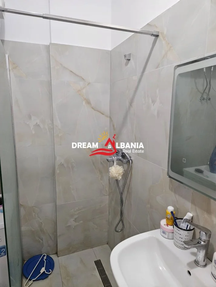 Tirane, jepet me qera apartament 1+1 Kati 6, 60 m² 500 € (Oxhaku)