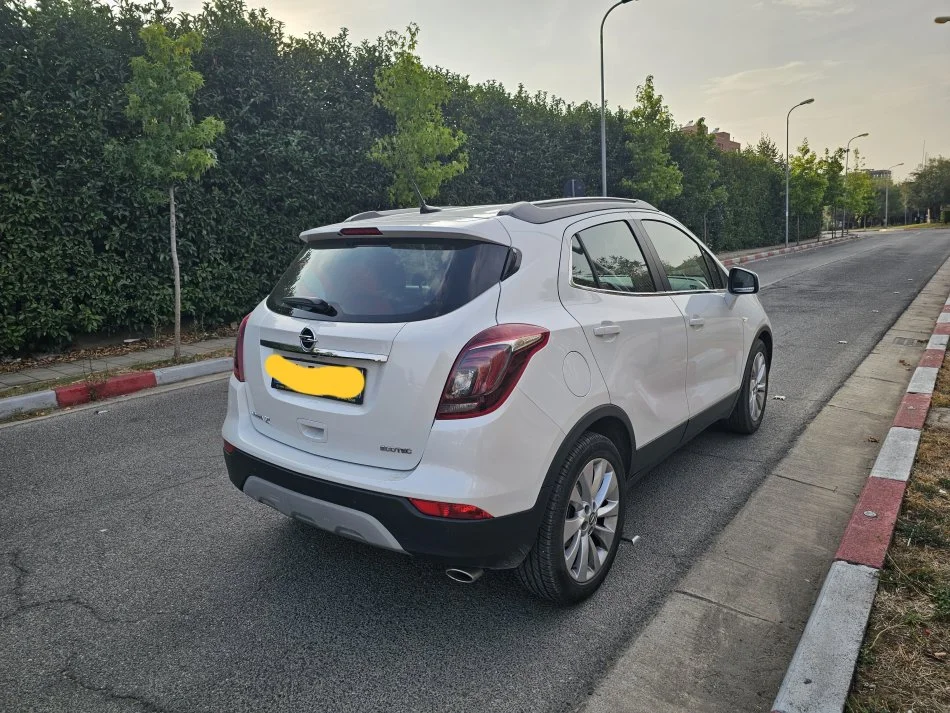 Tirane, shes SUV | Fuoristrad | Xhip OPEL MOKKA 1.6 BENZIN+GAZ FULL OPTION Benzin+Gaz, e bardhë manuale Klima 110.820 km