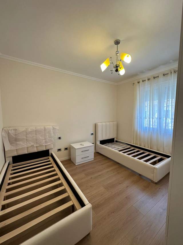Tirane, shitet apartament 1+1+BLK Kati 2, 51 m² 95.000 Euro (Rruga e Barrikadave)