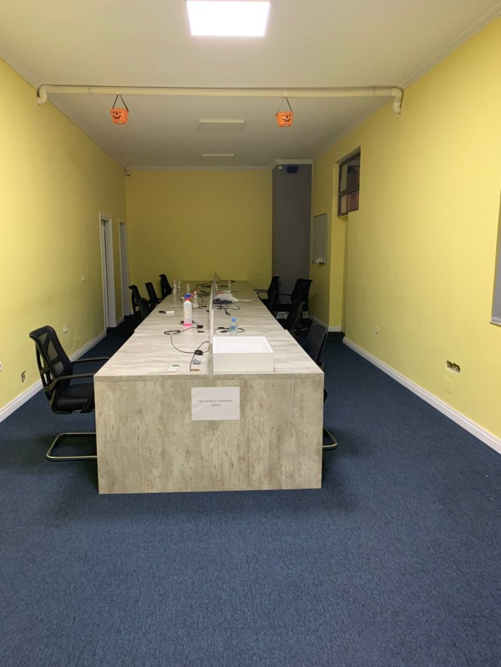 Tirane, jepet me qera zyre Kati 0, 200 m² 2.500 € (Bllok)