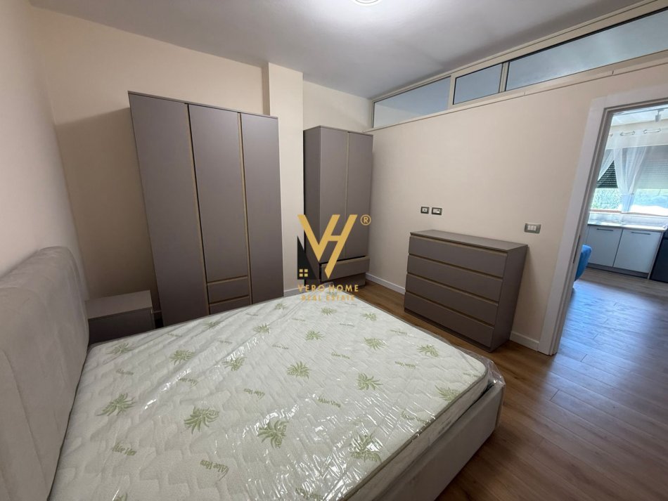 Tirane, jepet me qera apartament 1+1+Ballkon Kati 2, 70 m² 500 € (ALI DEMI)