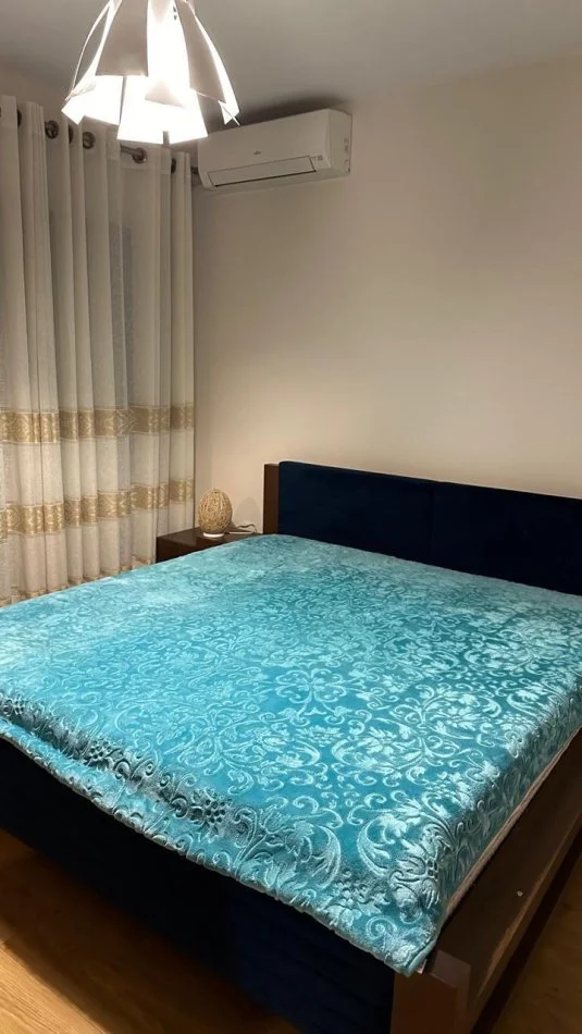 Tirane, jepet me qera 2+1+Ballkon Kati 7, 110 m² 600 € (Rruga e kavajes)