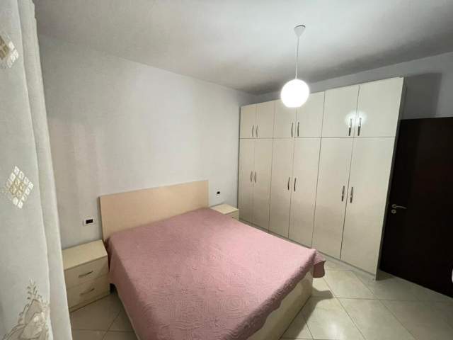 Tirane, jepet me qera apartament Kati 6, 70 m² 330 Euro