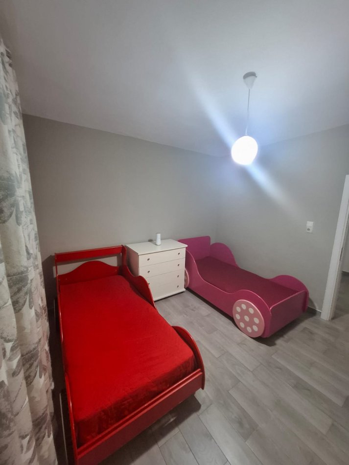 Tirane, jepet me qera apartament 2+1+Aneks+Ballkon Kati 4, 72 m² 600 € (Ali Demi)