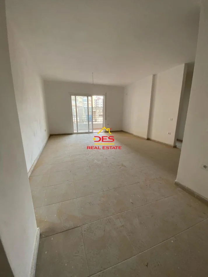 Vlore, shitet apartament 2+1+Ballkon Kati 5, 106 m² (Rruga Murat Tërbaçi)