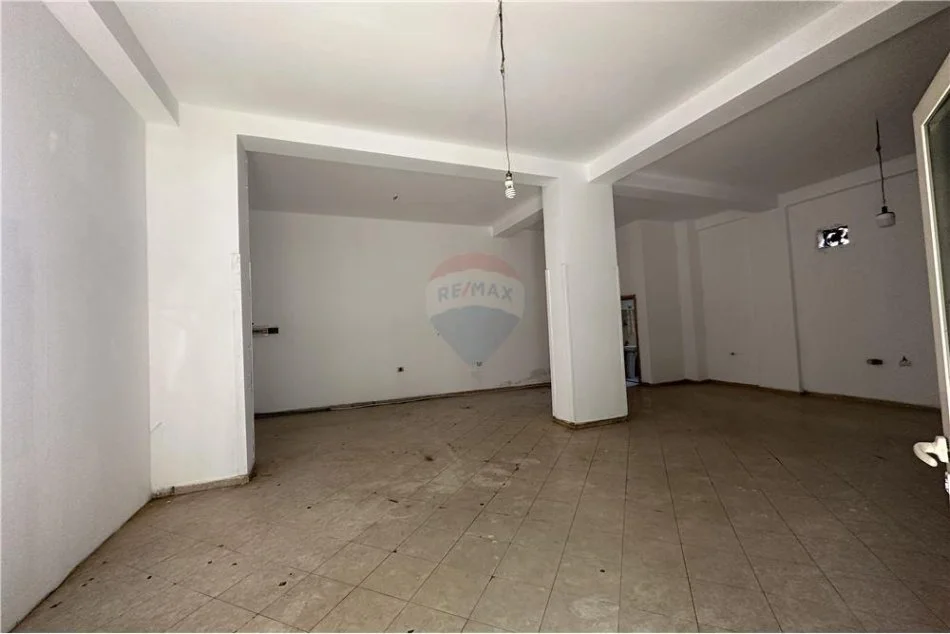 Tirane, jepet me qera , 120 m² 1.000 € (tek myslym shyri)