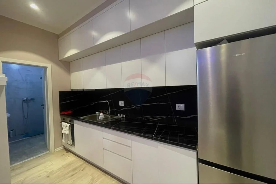 jepet me qera , 55 m² 350 € (Jepet apartament 1+1 me qira tek Kompleksi Mangalem,Ali Dem.)