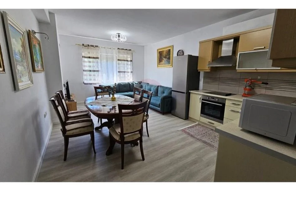 jepet me qera , 95 m² 650 € (Apartament 2+1 per qira prane Kopeshtit Botanik)