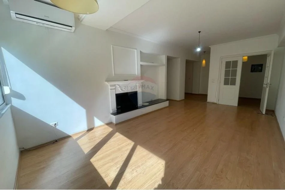 jepet me qera , 106 m² 800 € (Jepet zyre me qira tek Sheshi Willson)