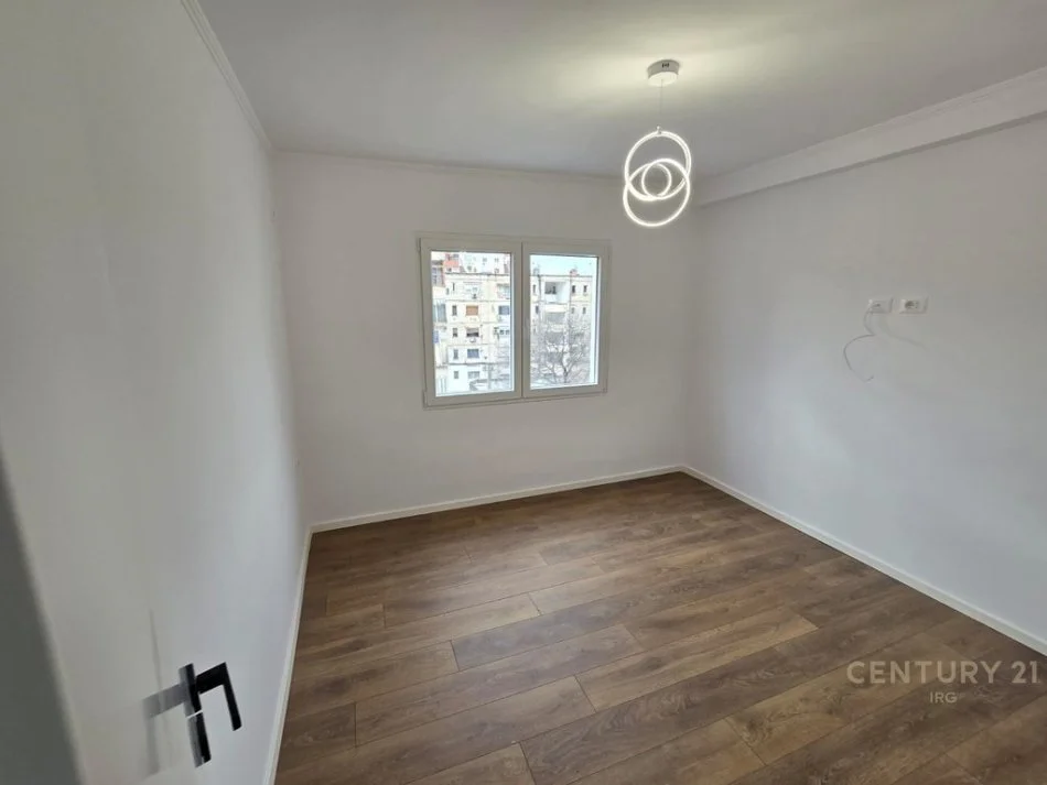 Tirane, shitet apartament 1+1 Kati 4, 35 m² 91.000 € (Ali Demi)