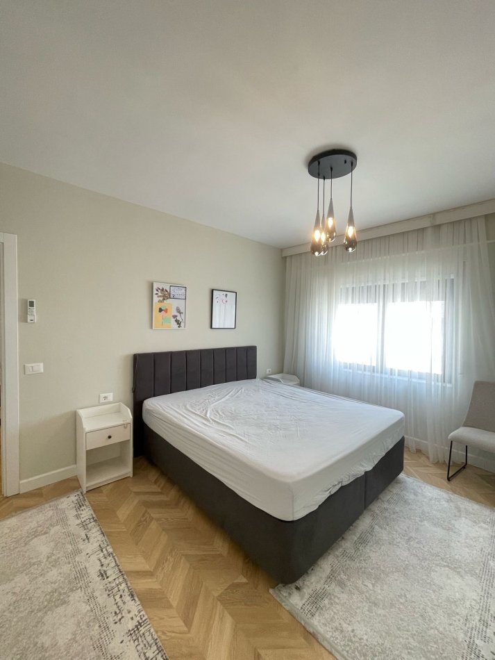 Tirane, jepet me qera apartament 3+1+Aneks+Ballkon Kati 3, 150 m² 1.300 € (Rezidenca kodra e diellit 1)