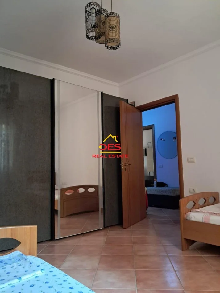 Vlore, shitet apartament 2+1+Ballkon Kati 3, 104 m² (Rruga Murat Tërbaçi)