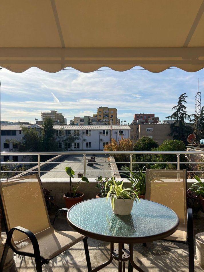 Tirane, jap me qera apartament 1+1+Aneks+Ballkon Kati 4, 98 m² 