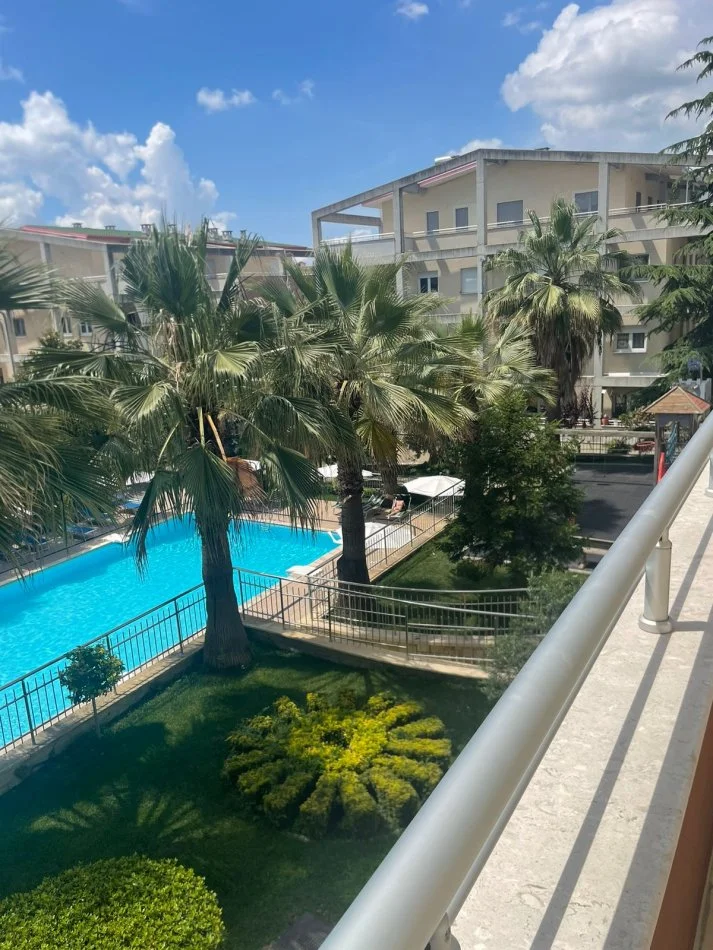 Tirane, jepet me qera apartament 3+1+Ballkon Kati 2, 175 m² 1.500 € (Touch of the Sun)