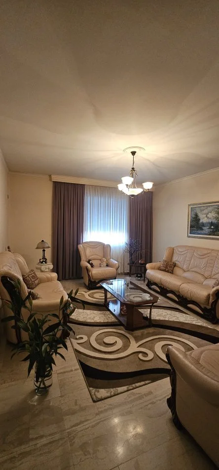 Tirane, shes apartament 3+1+Ballkon Kati 2, 150 m² 330.000 € (Komuna e Parisit)