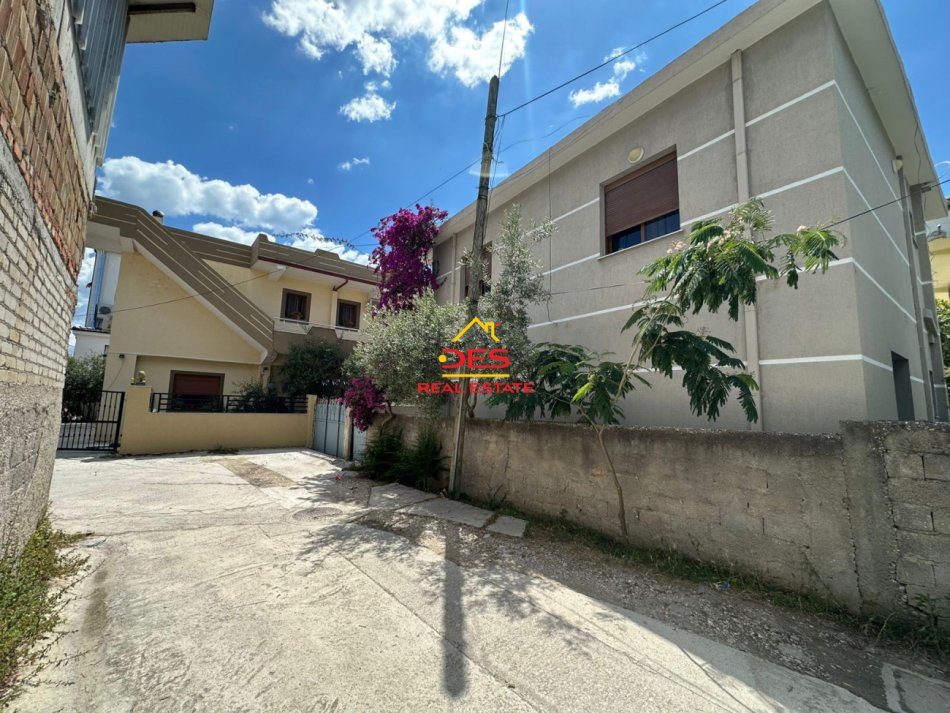 Vlore, shitet shtepi 5+1+Ballkon Kati 1, 151 m² 215.000 € (Rruga Haxhi Xhyherri)