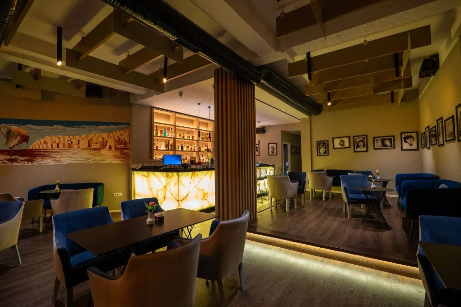 Sarande, shes Biznes ( Bar-Restorant) në shitje, Sarandë 30.000 €