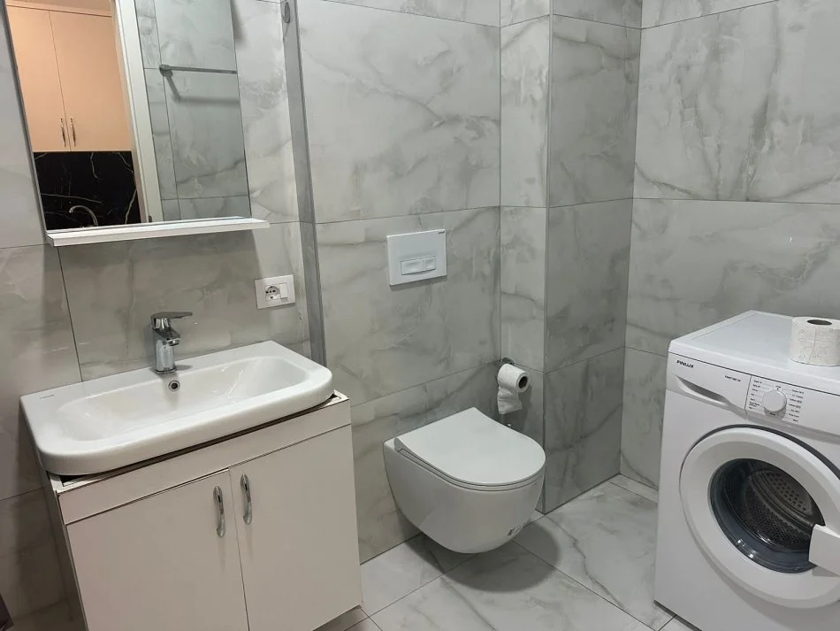 Tirane, jepet me qera apartament 1+1 Kati 2, 75 m² 450 € (Siri Kodra)
