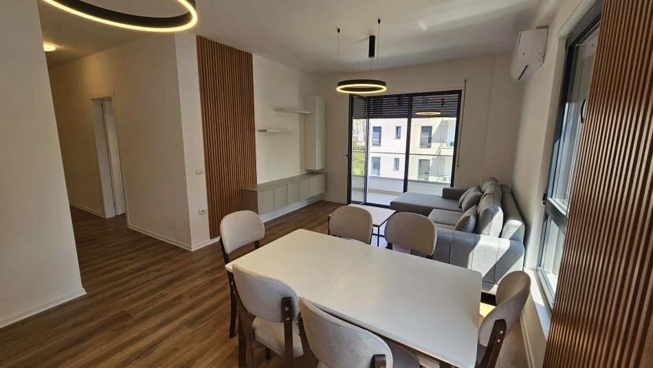 Tirane, jepet me qera apartament 2+1 Kati 4, 110 m² 800 € (Rezidenca Green Harmony, përballë UET)