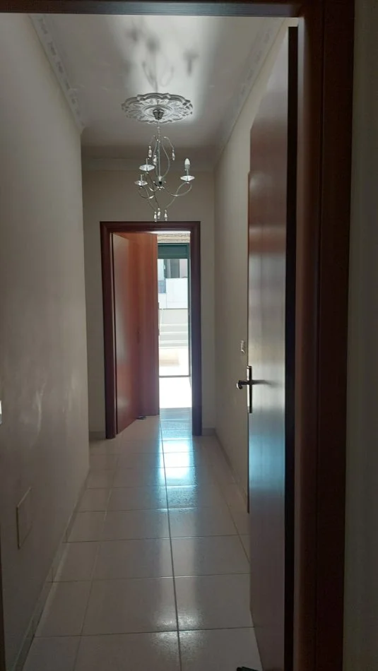 Tirane, jepet me qera apartament 2+1+Ballkon Kati 2, 95 m² 500 € (Kodra e diellit , te teqe eleonora)