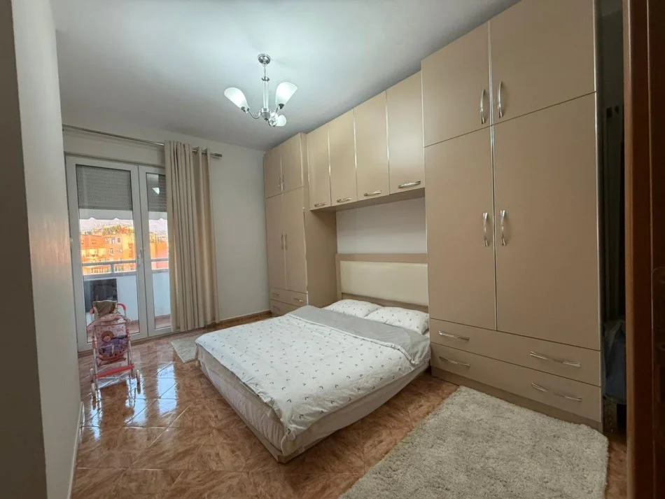 Tirane, jepet me qera apartament 2+1 Kati 8, 77 m² 700 € 