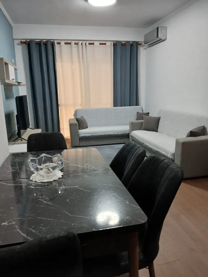 Tirane, jepet me qera apartament 2+1 Kati 2, 80 m² 400 € (Fresku)