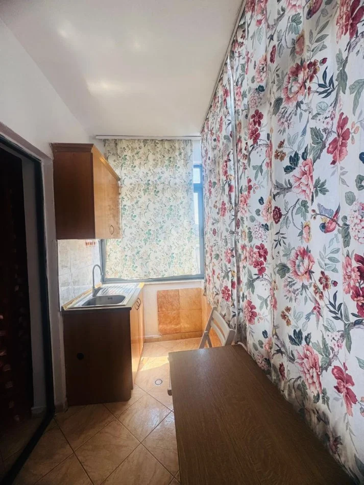 Tirane, jepet me qera apartament 1+1+Aneks Kati 5, 72 m² 450 € 