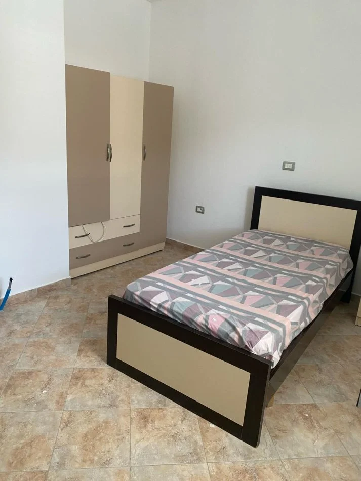 Tirane, jepet me qera apartament 3+1 Kati 1, 140 m² 500 € (Selite, afer Rezidences “Euro 3D”.)