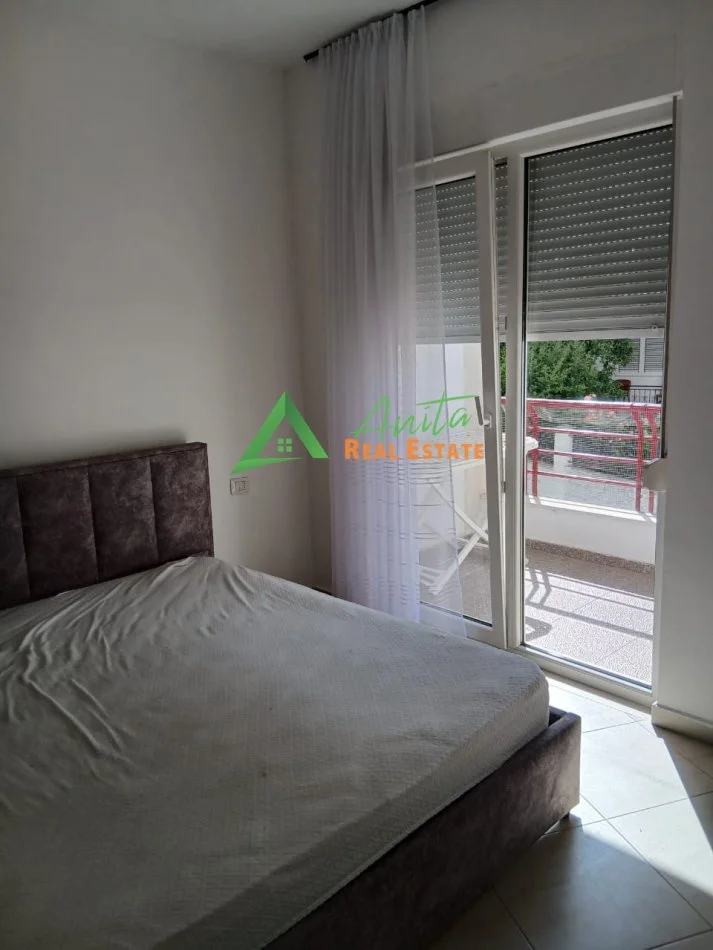 Tirane, jepet me qera apartament 2+1 Kati 1, 92 m² 500 € (Liqeni i Thate)