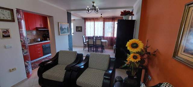Tirane, shitet apartament 2+1 Kati 5, 77 m² 70.000 Euro (Te xhamlliku)