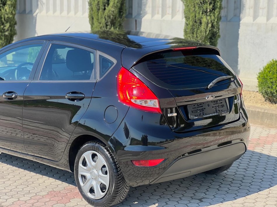 FORD FIESTA 1.4 NAFTE 👉 2010 👈 kambio MANUALE 3.990 €