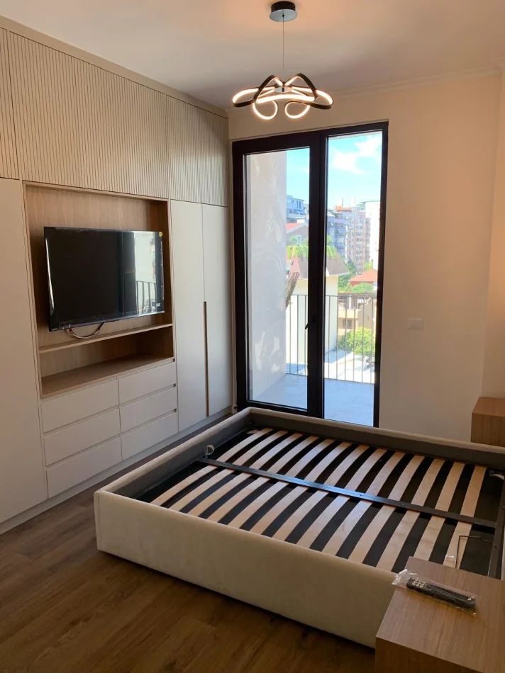 Tirane, jepet me qera apartament 2+1 Kati 7, 110 m² 1.800 € (Altana rezidence)