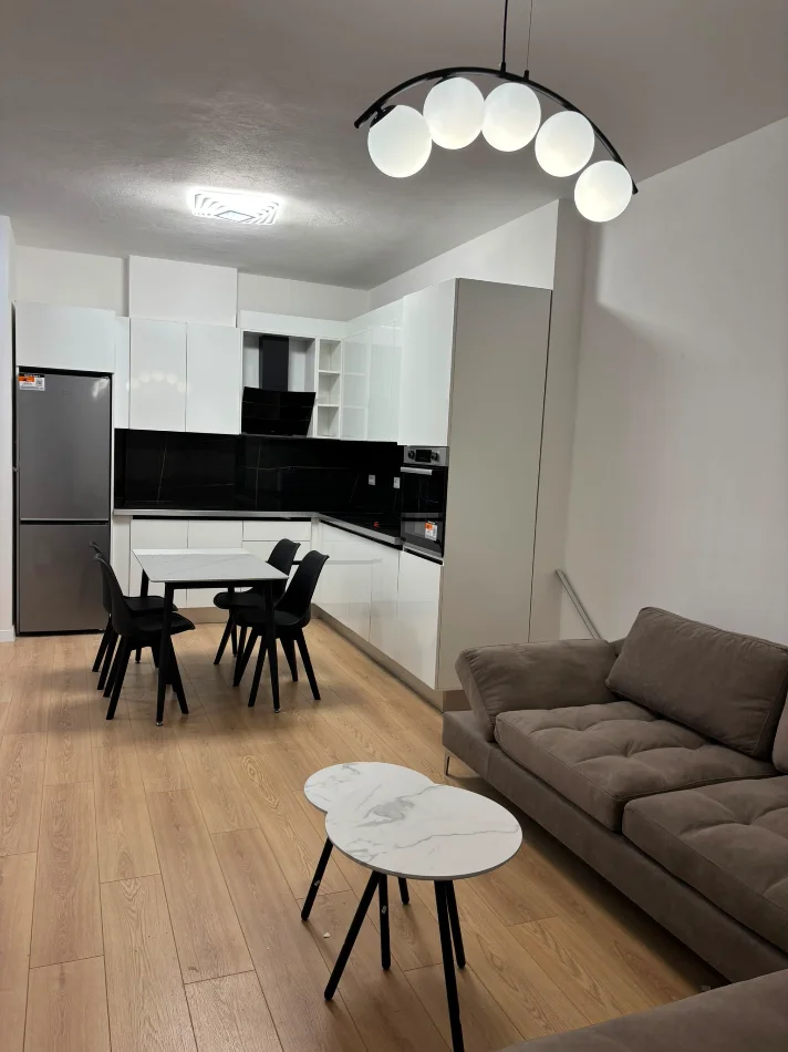 Tirane, jepet me qera apartament 1+1+Ballkon Kati 6, 71 m² 400 € (Apartament 1+1 Per Qera Univers City I Mobiluar Dhe Pabanuar Me Pare)