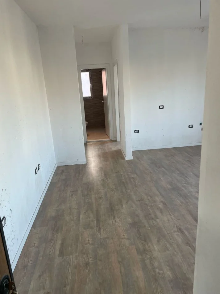 Tirane, jap me qera apartament 1+1+Ballkon Kati 2, 50 m² 300 € (Selite)