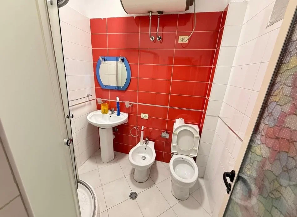 Tirane, jepet me qera apartament 2+1 Kati 2, 85 m² 500 € (Rruga kongresi i lushnjes)