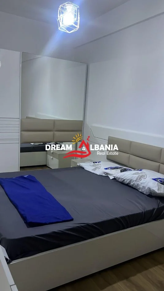 Tirane, jepet me qera apartament 1+1 , 65 m² 400 € (residenca Oxa)