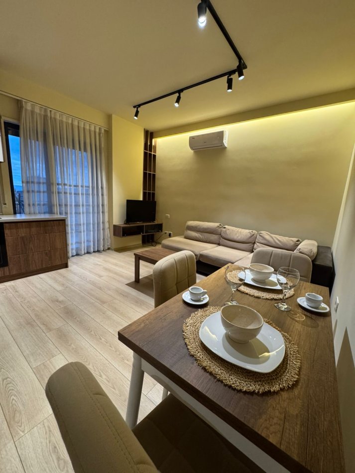 Tirane, jepet me qera apartament 1+1 Kati 5, 70 m² 750 € (Bulevardi Zogu I pare)