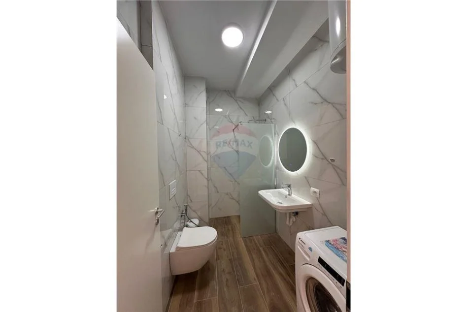 Tirane, jepet me qera 1+1 , 520 € (Porcelan)