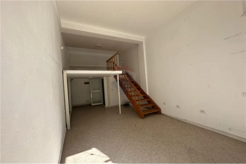 Tirane, jepet me qera , 120 m² 1.000 € (tek myslym shyri)