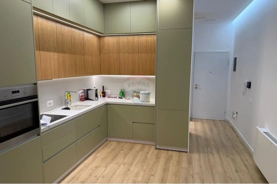 jepet me qera , 131 m² 800 € (Apartament 2+1 per qera - K. Botanik)