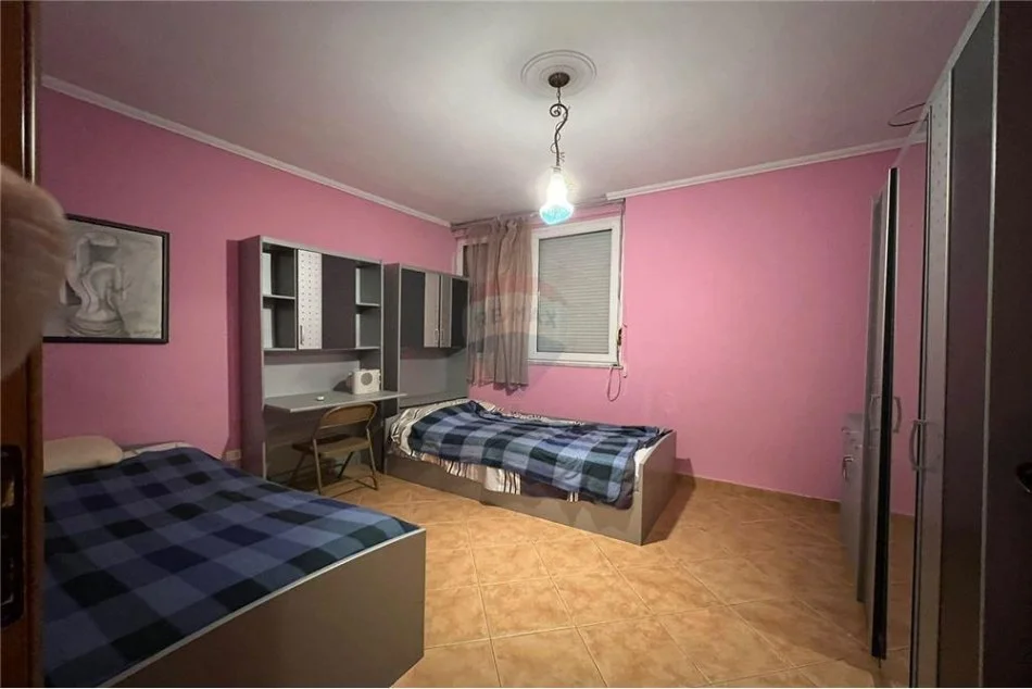 jepet me qera , 100 m² 600 € (Apartament 2+1 per qira tek Ish Ekspozita.)