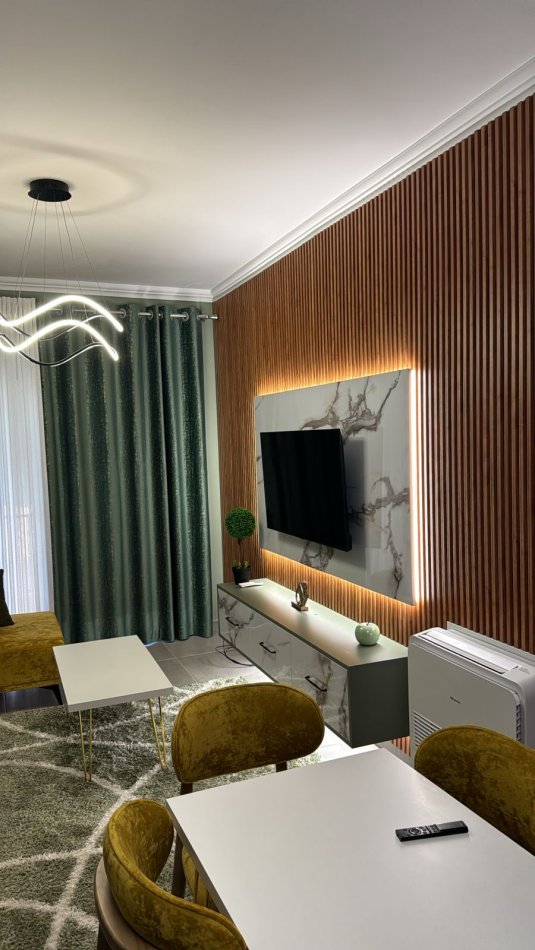 Tirane, jepet me qera apartament 1+1+Ballkon Kati 7, 60 m² 500 € (Rruga 5 maj Tirane)